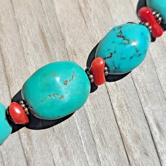 Natural Blue Turquoise & Red Coral Bead Bracelet w/ Silver Toggle Hook Clasp 7" - Picture 6 of 6